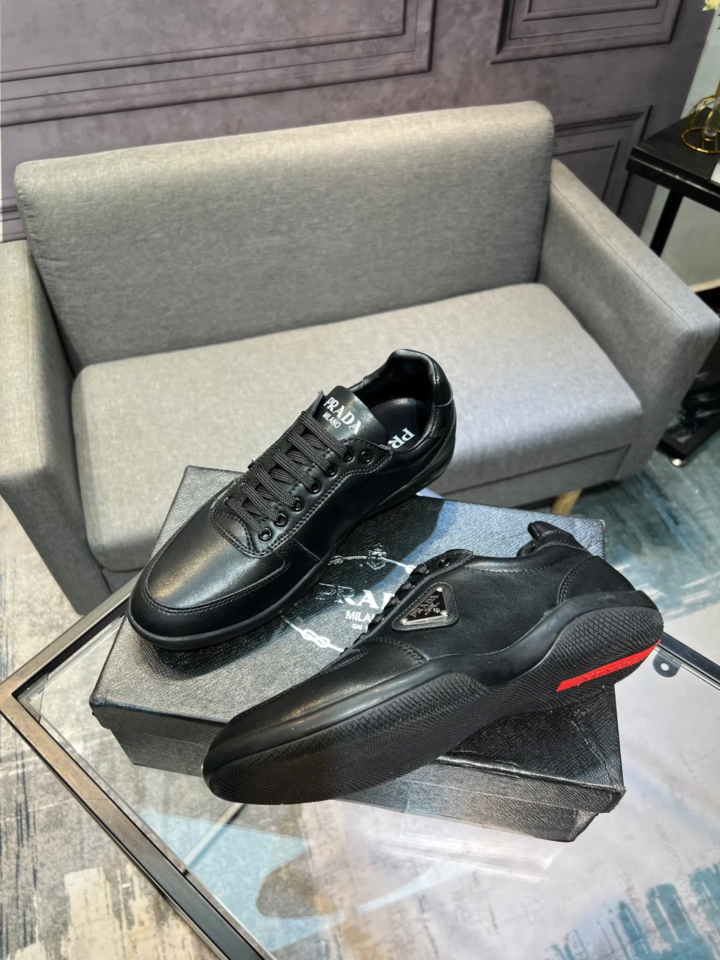 Men's men's shoes 💰440 [PRADA—Prada] 2025 latest model 🙈original replica! 👟👟👟Available here. The workmanship is top-notch. The upper is made of Italian 🇮🇹Imported calfskin. ❗️Breathable genuine leather lining @Suitable for travel. The original version has an enlarged engraved sole, making it suitable for all kinds of travels, showing low-key luxury. Size: 38-44 yards
